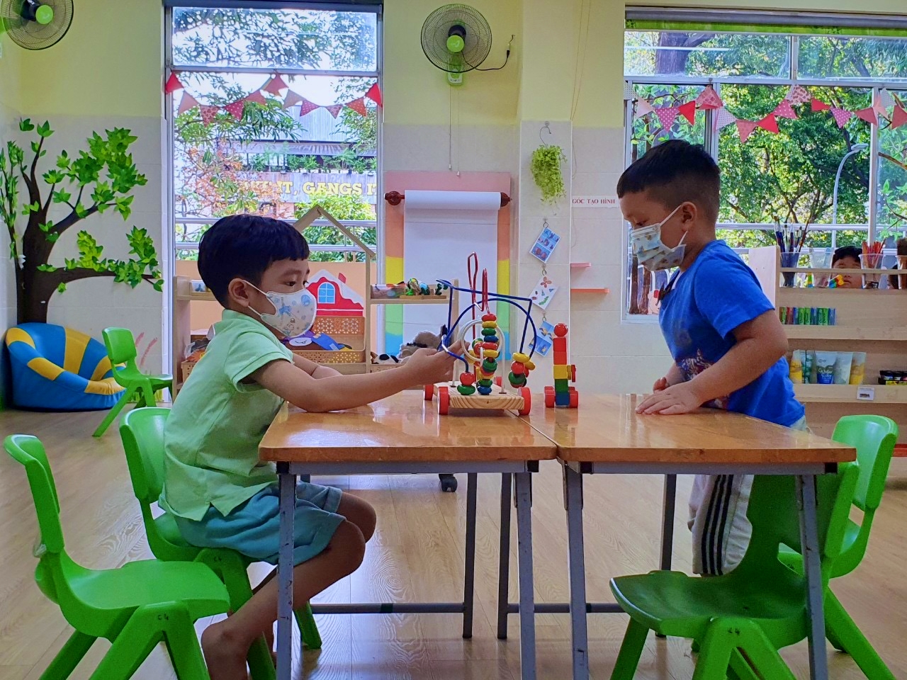 Từ 1/5/2025: Trẻ em học tại nhà trẻ bán trú thuộc vùng khó khăn được hỗ trợ tiền ăn trưa
